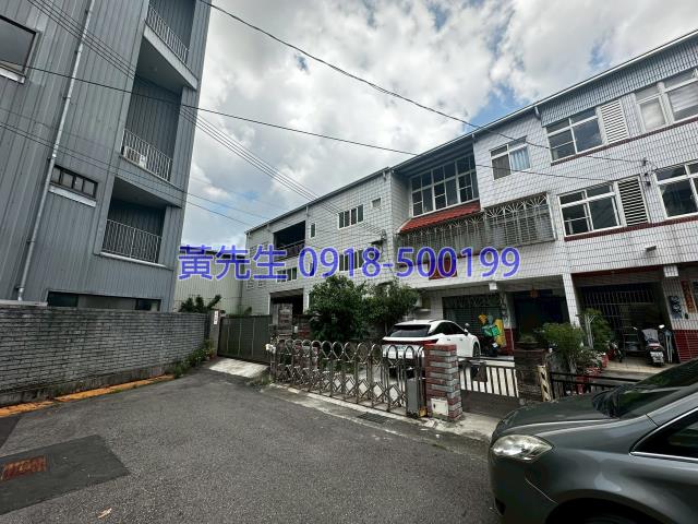 台中大里法拍透天-2
